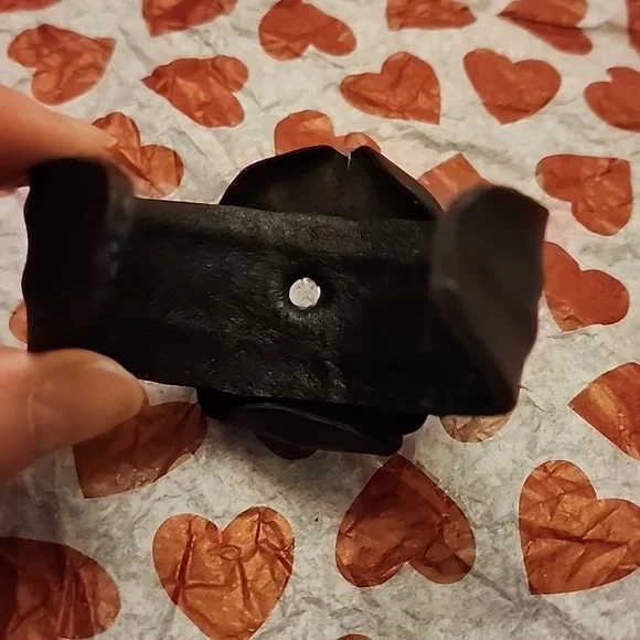 Leather rose cuff bracelet in black, NWOT, unbranded. - Picture 4 of 5